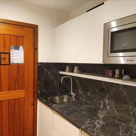 Appartamento Porta Nuova Moscova: Cozy Near Duomo! *