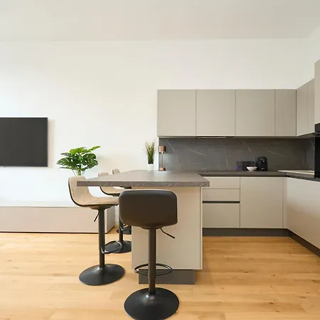 Luxury Design - 20 Minutes From Duomo-navigli Apartman Milánó