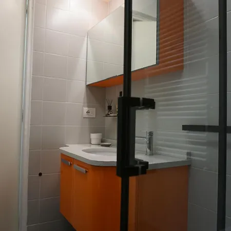 Space Loft - Close To M5 Subway - Free Parking - Sky & Netflix Tv Daire *