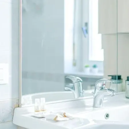 Navigli - Downtown - Duomo Spacious Two Bedroom - Close To Metro - Ac - Wi-fi アパート *