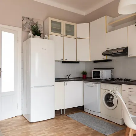 Apartment Youhosty - Donatello 32