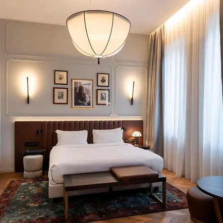 Отель Palazzo Touring Club Milan, A Radisson Collection