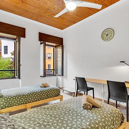 Charming & Bright In The Heart Of - Balcony *