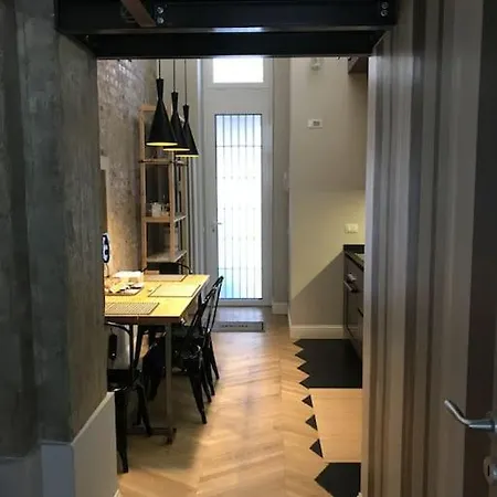 Dezza Loft * Milan