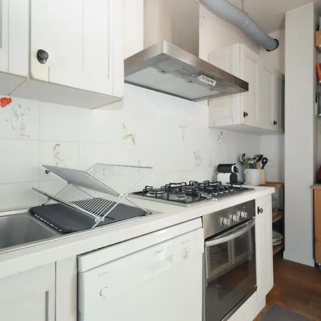 Apartment Joivy Delightful Family Flat With Terrace Milan