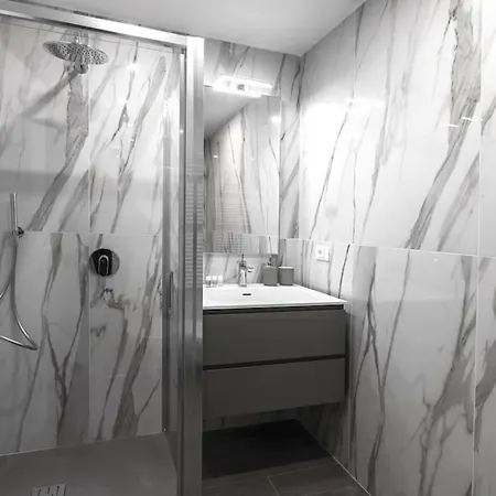 Daire Duomo Space Free Parking - Private Gym- Metro *
