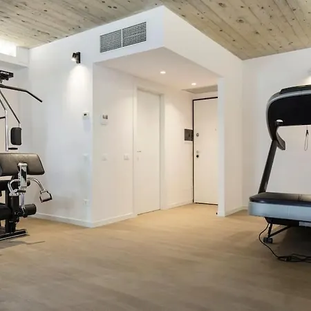 Daire Duomo Space Free Parking - Private Gym- Metro Milano