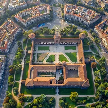 Duomo Space Free Parking - Private Gym- Metro Mailand