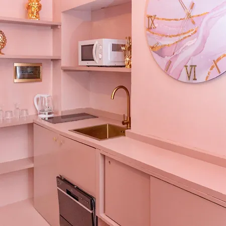 Piazza Del Carmine - Gold Exclusive - In The Underground No Windows Milano