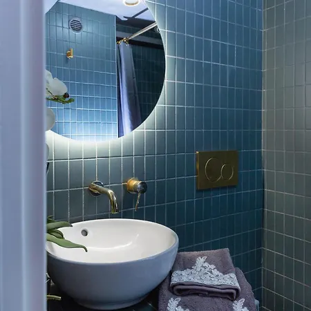 Piazza Del Carmine - Gold Exclusive - In The Underground No Windows * Milano