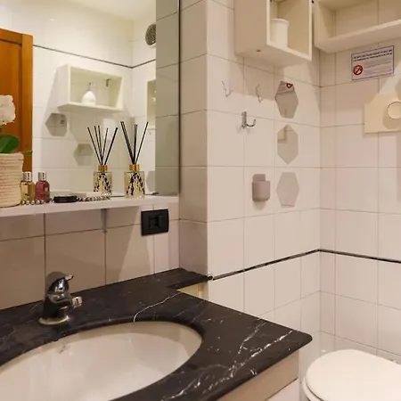 Appartamento Porta Nuova Moscova: Cozy Near Duomo! *