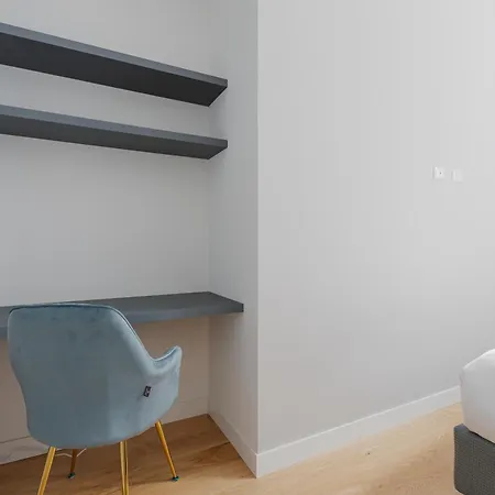 Mac Mahon - Urban Oasis Apartment! *