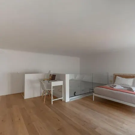 شقة Loft-hosted By Sweetstay