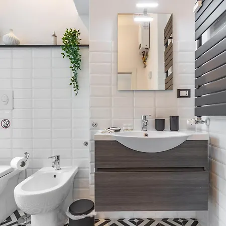 Navigli Bocconi In The Heart Of Mailand