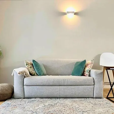 Il Posto Di Nicole Milan