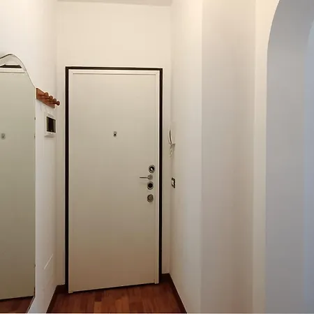Apartment Sahi - Via Dei Ciclamini Mm1 Primaticcio, Stadio San Siro, Ospedale San Carlo