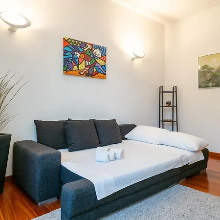 Luxury In The Iconic Avenue Of *