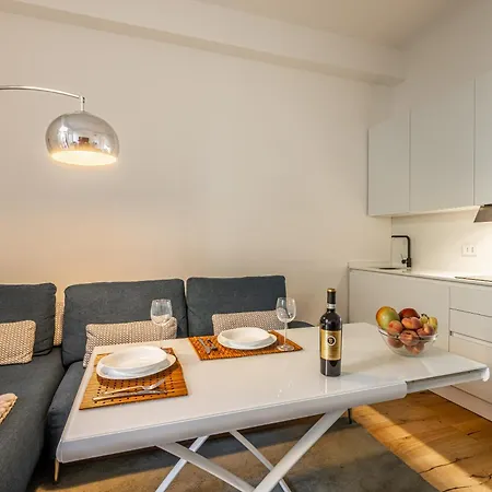 Luxury Design Apt, Comfy W/ A/c, Wifi & Netflix Apartman Milánó