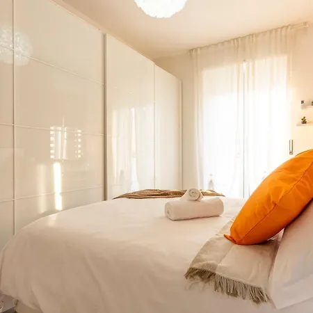 Gioia • Vicino Stazione E Metro