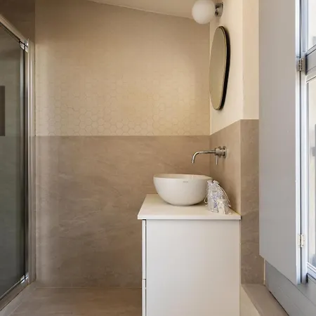 Apartment Bilocale In Ottima Posizione: Tra E Lima *