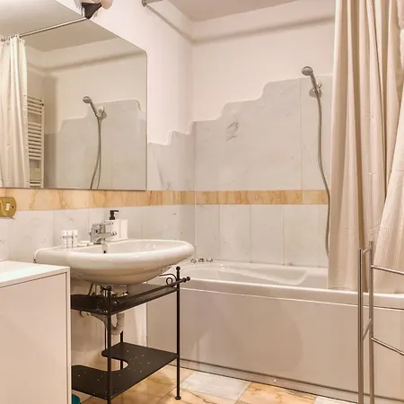 Joivy Spacious Flat, Excellent Centre Access *