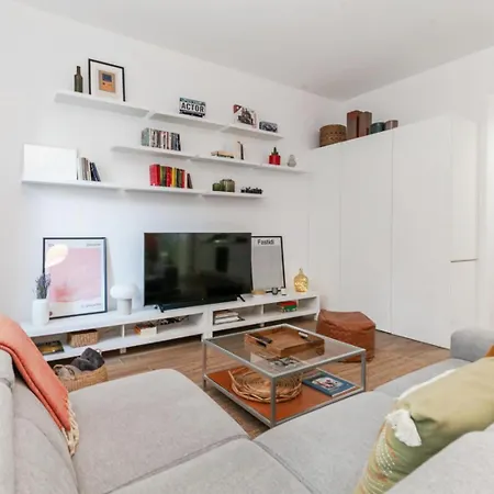 Movie Heaven Esclusivo A 800mt Dalla Metro Appartamento Milano