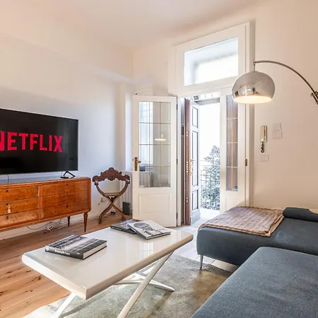 Luxury Design Apt, Comfy W/ A/c, Wifi & Netflix *