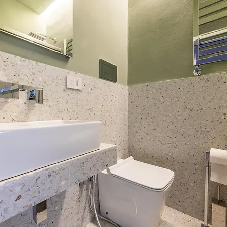 Apartman Luxury Design Apt, Comfy W/ A/c, Wifi & Netflix Milánó