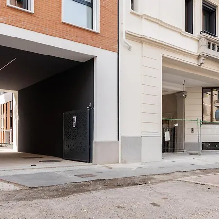 Bilocale Con Balcone Vicino Palazzo Del Ghiaccio Appartamento *