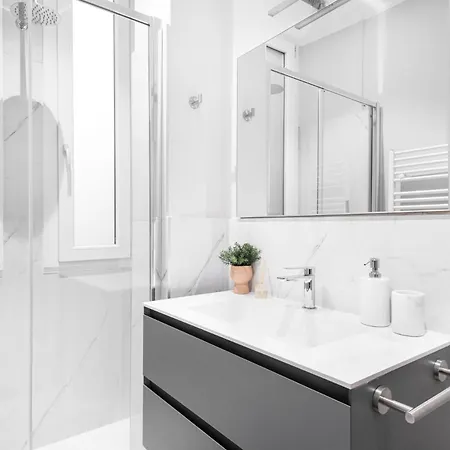 Apartment Easylife - Dimora Con Balcone In Porta Vittoria *