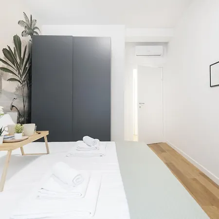 Easylife - Bellissimo Con Terrazzo