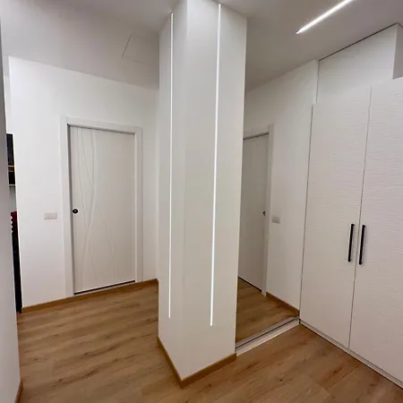 Domus - Skyline Piazzale Loreto Apartment *