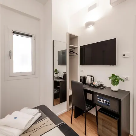 Bnbutler - Inbrera - Giulianova, 1 Penzion Milán