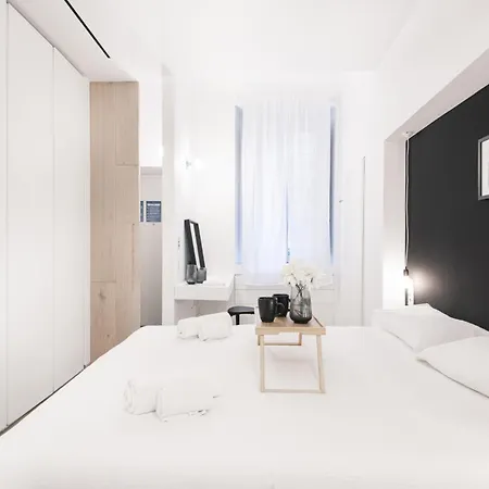 Easylife - Moderno In Moscova/brera