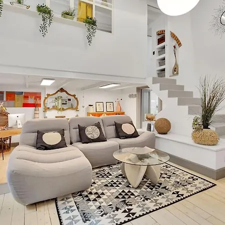 Garden, Charme And Luxury In The Center Of Hébergement de vacances *