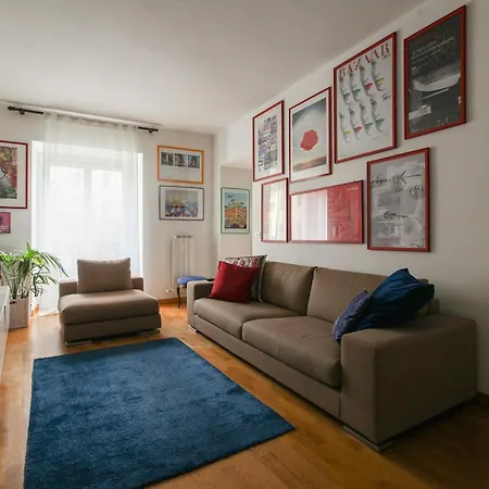 Charme In Brera, 1 Bdrm Milánó