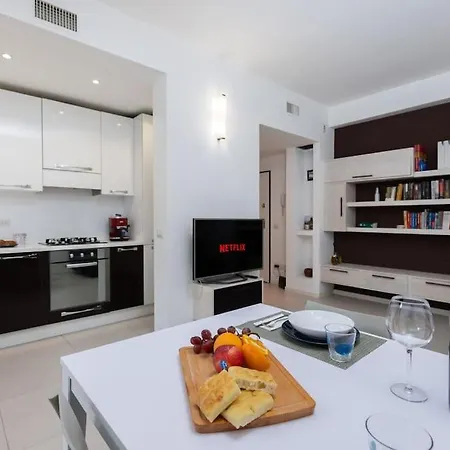Deluxe With Free Wifi And Netflix Апартаменты Милан