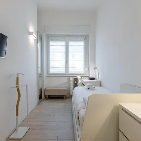 Cortivo - Piola 8 - Metro * ミラノ