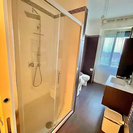 Sunny's House Apartment