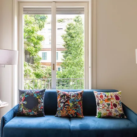 Classy Heritage Home, Center *