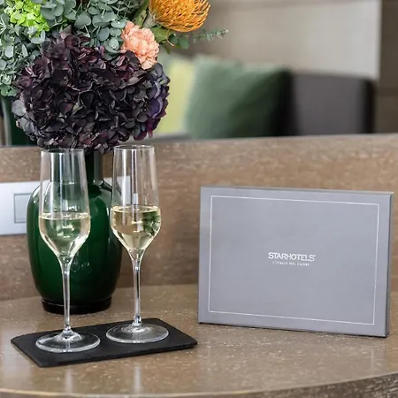 ستارهوتيلز إيشو ميلان