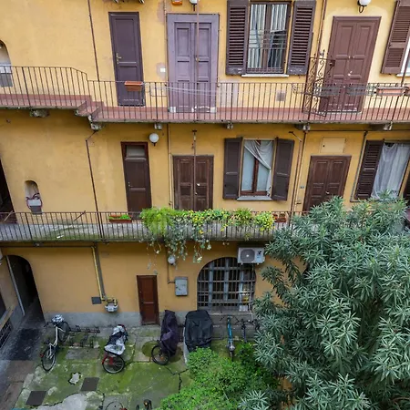 Titty House - Crocetta Apartment