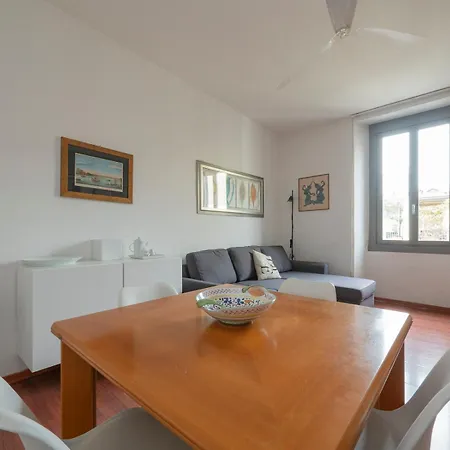 Youhosty - Panfilo Castaldi 26 * Milan