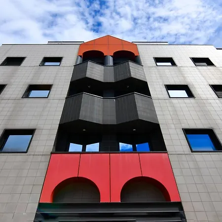 Fond. Prada-ieo Elegante Con *