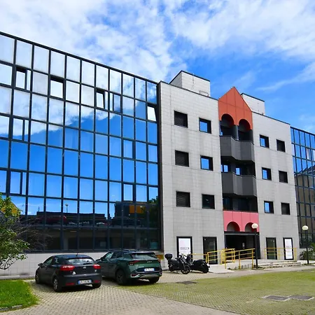 Fond. Prada-ieo Elegante Con *