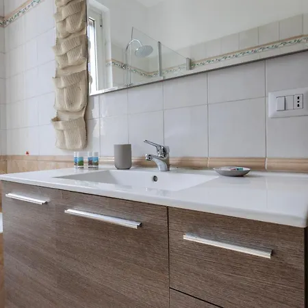 Italianway Easy - Sismondi 74 *