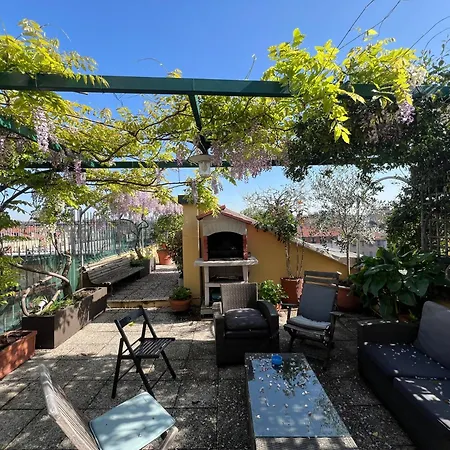 Dream Garden Center On Subway 10 Guest Apartmán *