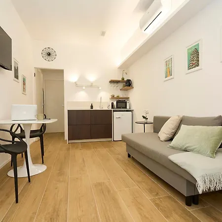 Duomo 10 Min - Cozy With Netflix & Wifi Daire *