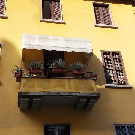 Casa Dell'aloe * Milan