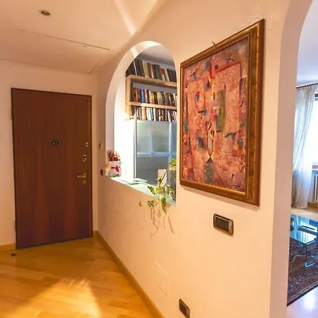 Ampia Oasi A Porta Venezia: Casa In Centro Apartment Milan